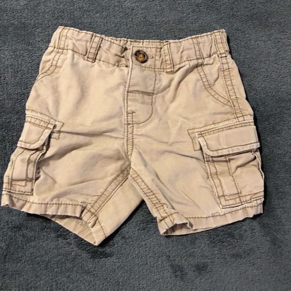 Carter’s • Khaki Shorts (9M)